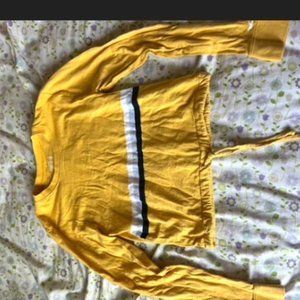 yellow holister t-shirt